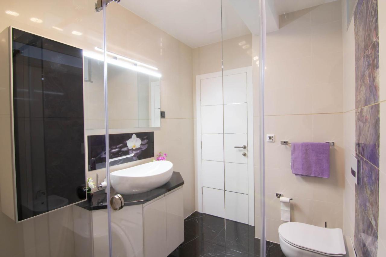 Apartman Paola Vrh  Buitenkant foto