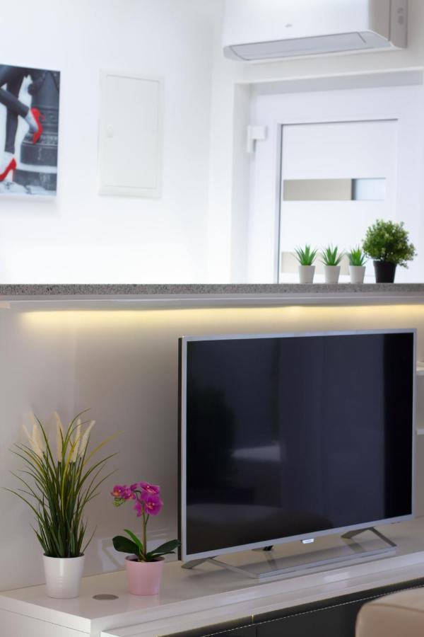 Apartman Paola Vrh  Buitenkant foto
